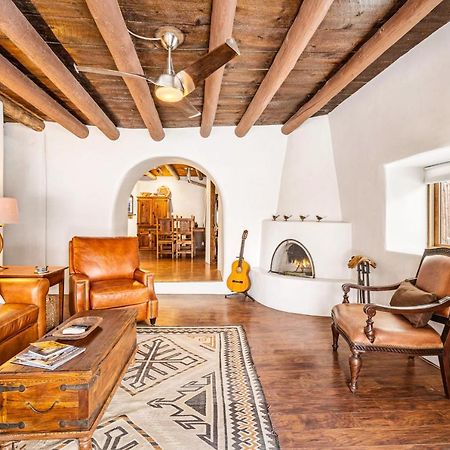 Pueblo Revival Villa Taos Exterior photo