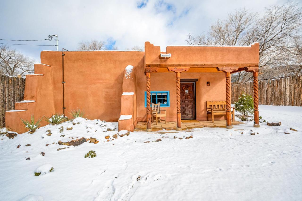 Pueblo Revival Villa Taos Exterior photo